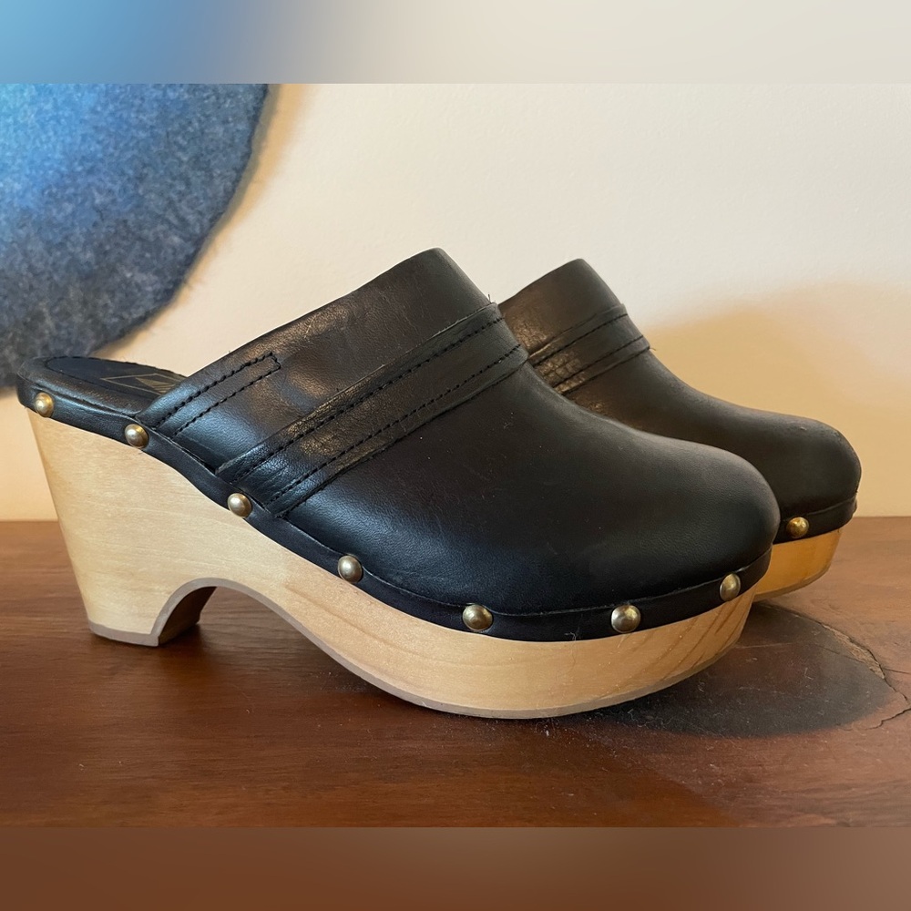 Aldo Y2K Clogs